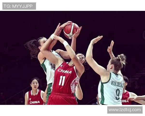 中国女篮2017年对阵波兰的精彩比赛回顾与分析